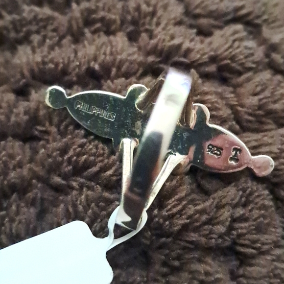 Red Coral Set In 925 Sterling Silver Ring - Picture 4 of 4